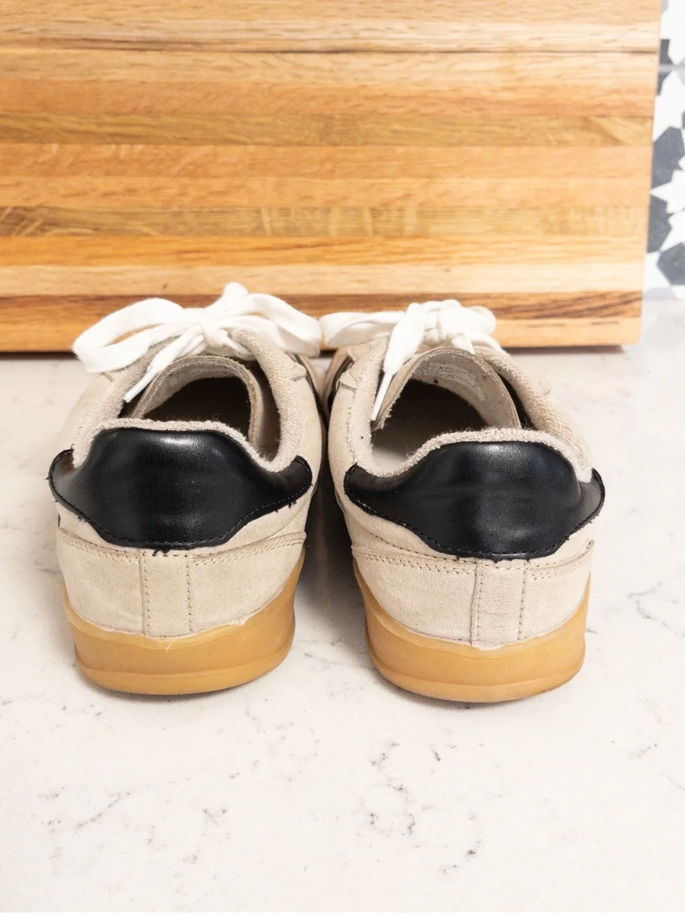 Madden Girl Steve Madden GIIA Tan & Black Gum Sole Sneakers Trainers 8.5 Sporty